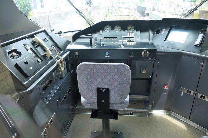 運転席はレギュラーシートと同じ柄