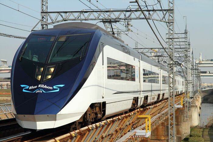 鉄道友の会「ブルーリボン賞」を受賞したAE形。