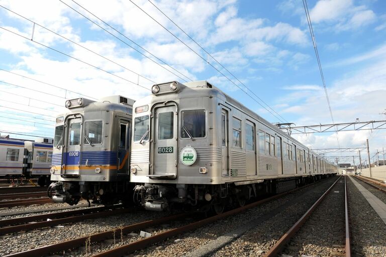 南海6000系　2連 南海6000系､還暦超えた最古参車両｢長寿の秘訣｣ 関西初オールステンレス