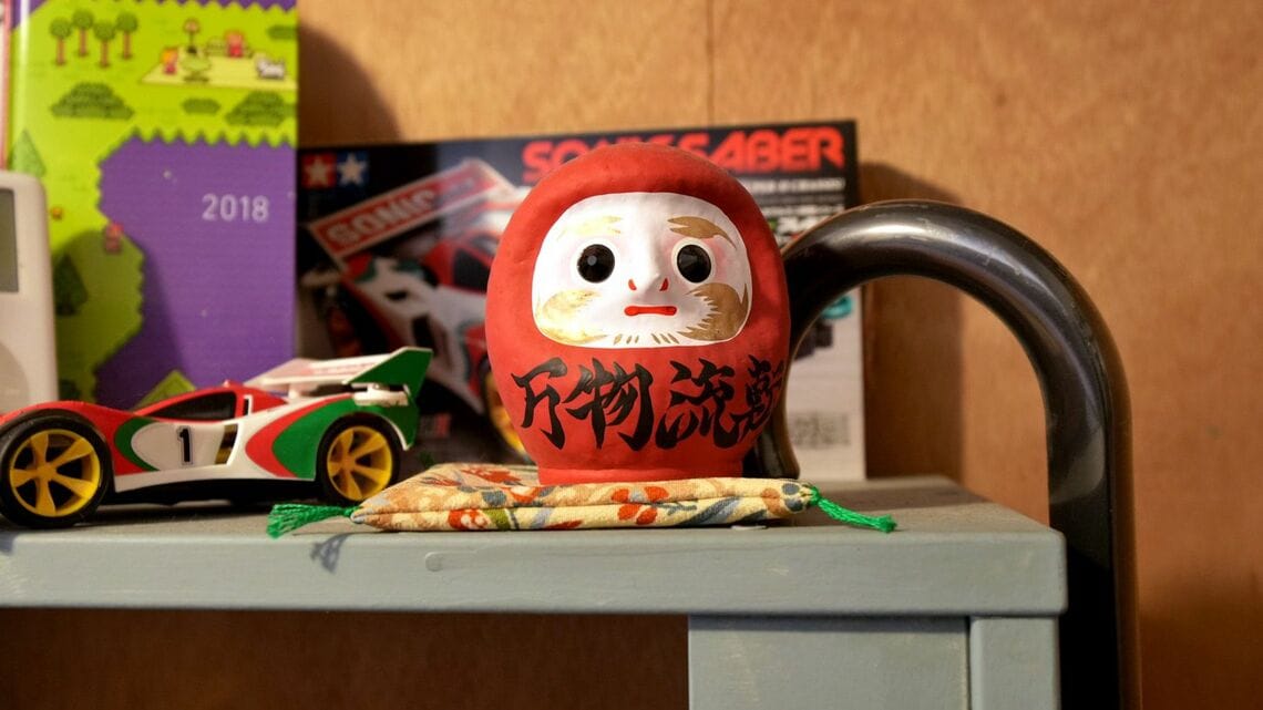 カラフルな置物