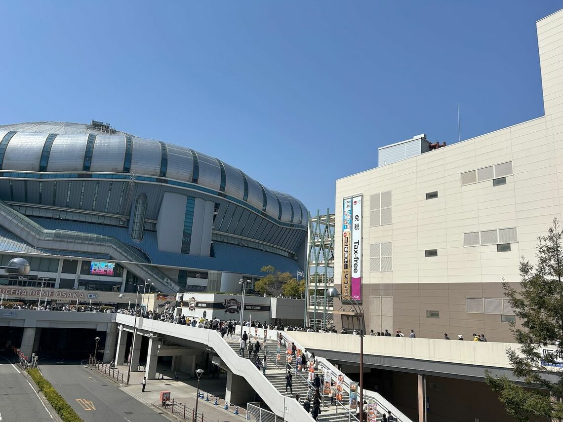 京セラドーム大阪に隣接する「イオンモール大阪ドームシティ」（写真：筆者撮影）