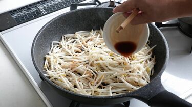 節約の味方｢もやし炒め｣ベチャッとさせぬ意外技 味を決める要因は