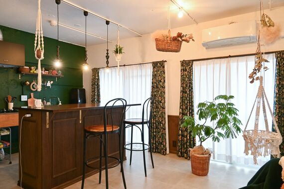 ファンタジックな内装の室内