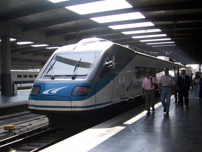 スペインが導入した「ペンドリーノ」490形