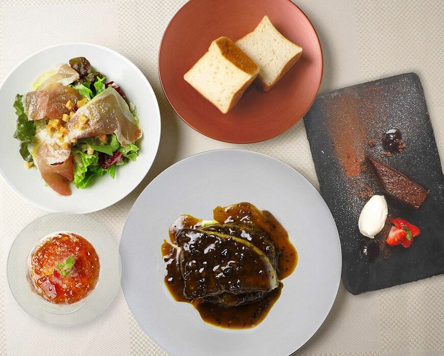 「俺のフレンチ グランメゾン 大手町」のコースの一例。本文で説明した「ご褒美ランチ」とは少し構成が異なる（写真：俺の）