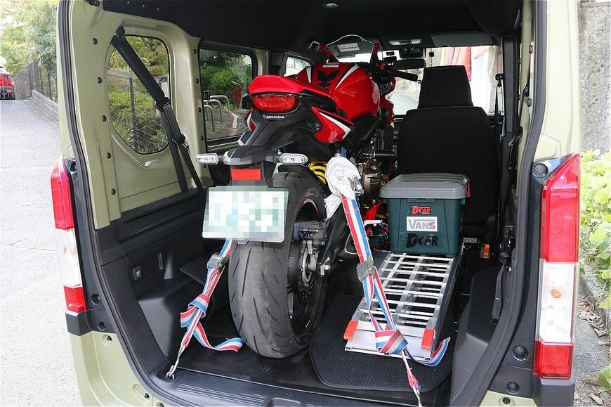 筆者が乗っている「N-VAN」（筆者撮影）