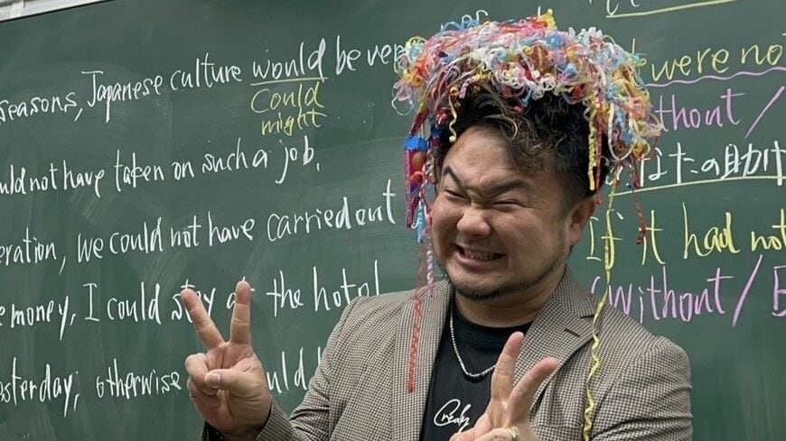 学内塾の中で「学校改革」にまで取り組む「学びの森」の高田康太郎氏。写真は、受け持ちの最後の授業の様子（写真：高田さん提供)