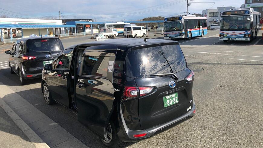 神奈川版ライドシェアの取材のため訪れた京急三崎口駅の駅前ロータリー（筆者撮影）