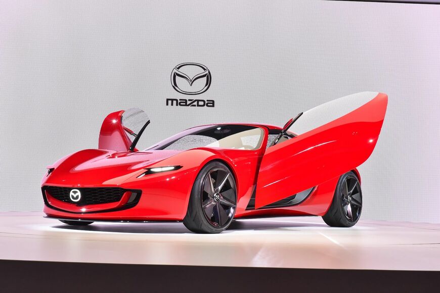 マツダのコンセプトカー「MAZDA ICONIC SP」（撮影：大澤誠）