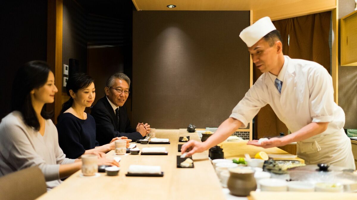"恥をかかない""粋に見える"鮨カウンターの作法 | グルメ・レシピ | 東洋経済オンライン