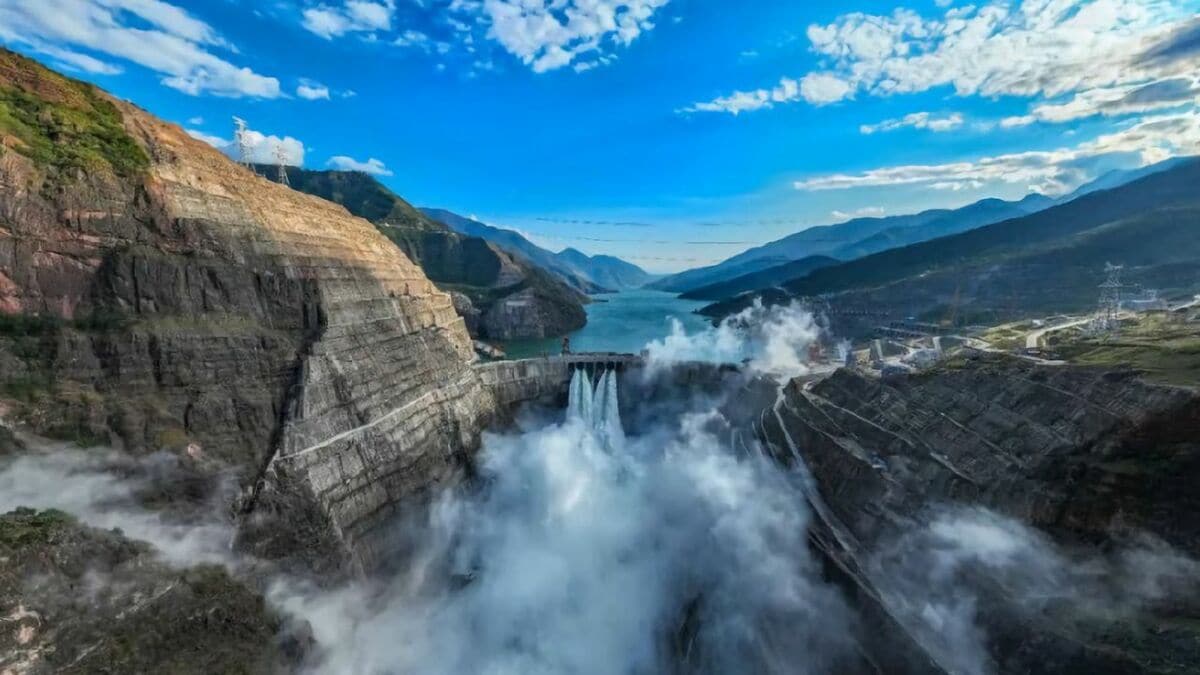 世界第2位の水力発電所｢白鶴灘ダム｣が全面稼働 長江上流部から中国東部