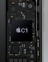 Apple C1チップは、アップル設計でiPhoneに搭載される初めてのモデムチップだ（画像：アップル）