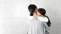 すぐ｢おなかが痛い｣と小2娘が訴える本当の理由 児童精神科医が子育てに悩む親へ伝えたいこと