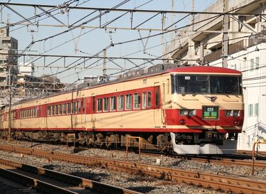 国鉄電車185系 185系、最後まで残った｢国鉄型特急電車｣の記憶 風格はイマイチ