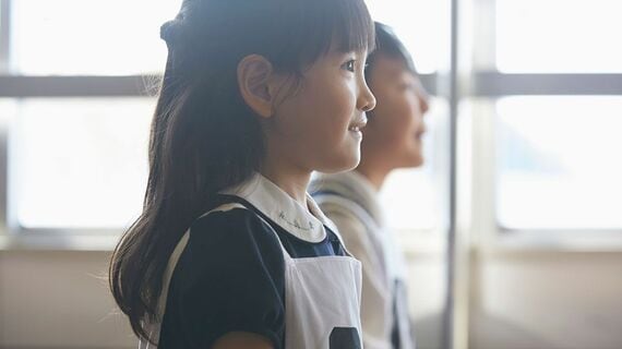 試験を受ける女の子