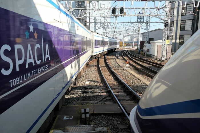 特急列車が発着するのは3・4番線