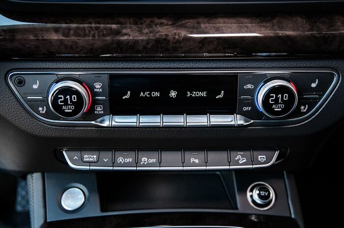 アウディ Q5 2.0 TFSI クワトロ｜Audi Q5 3.0 TDI quattro