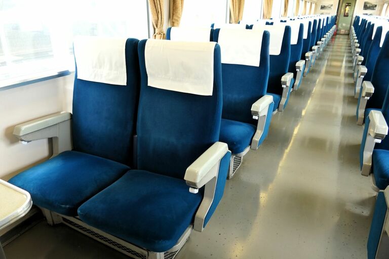 東武とJR四国が｢異例コラボ｣意外に深い関係性 ｢スペーシアX｣車内に