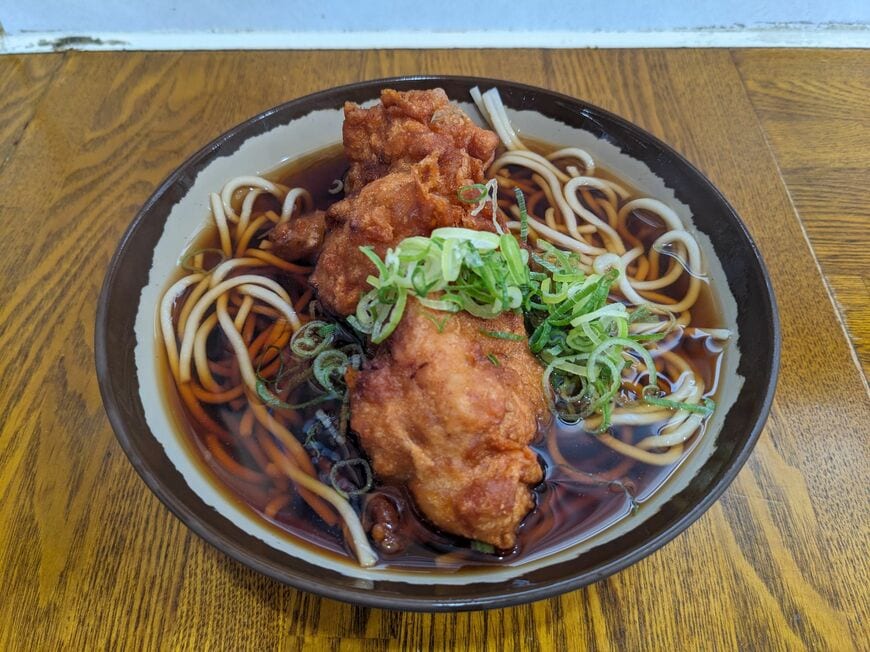 弥生軒の唐揚そば（筆者撮影）