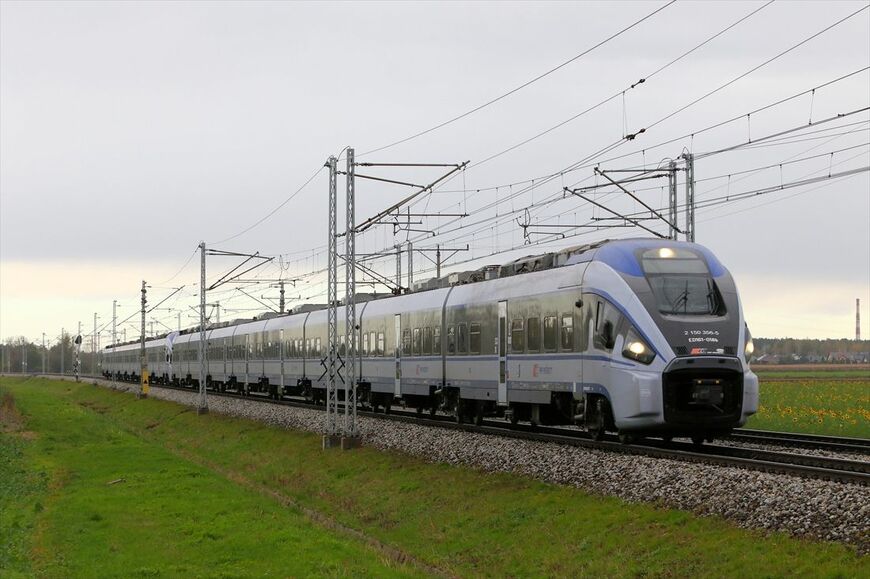 2編成併結で運転されるポーランドの特急列車ED161型（撮影：橋爪智之）