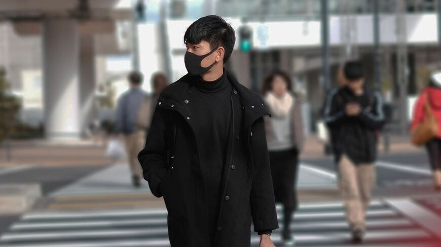 マスクの素材ごとに違ってくる飛沫防止効果。若者たちを中心に使われているウレタンマスクはOKなのか、それともNGなのか（写真：Apisorn／iStock）