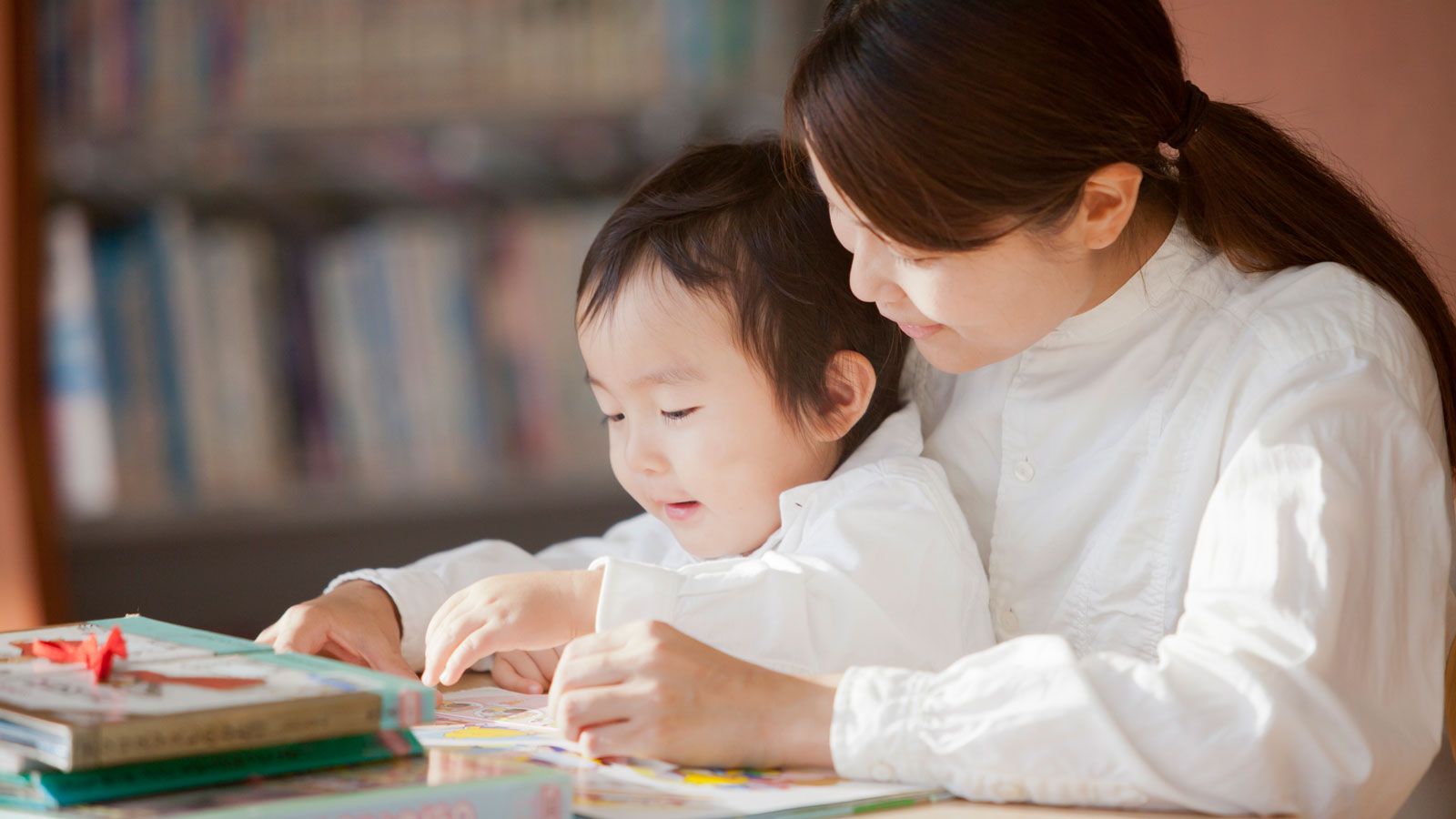 3歳までに1万回読み聞かせ をした母の覚悟 子育て 東洋経済オンライン 社会をよくする経済ニュース