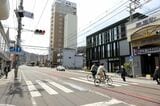 菱屋町商店街前の交差点（記者撮影）