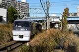 本川越駅を出て西武新宿駅に向かう特急「小江戸」（筆者撮影）