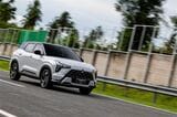三菱の新型SUV「エクスフォースHEV」（筆者撮影）