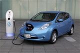 日産の初代「リーフ」（写真：日産自動車）