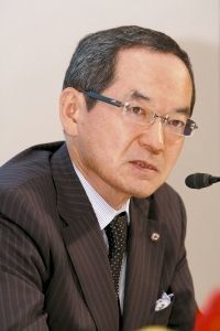 (このひとに5つの質問)石塚邦雄 三越社長