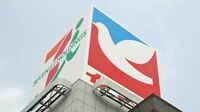 ヨーカ堂､｢ハトマーク｣でも浮上しない業績 約12年ぶり復活､セブン＆アイのロゴと同居
