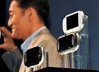 ソニー・新ＰＳＰの勝算、スマートフォンは敵か味方か　