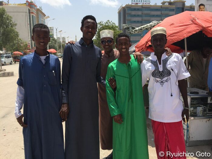 ハルゲイサの若者たち