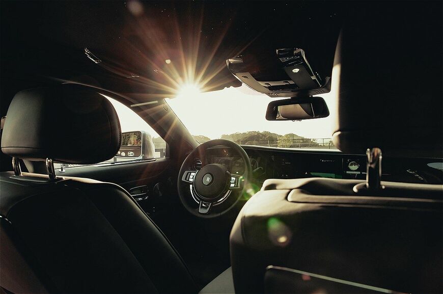 ロールス・ロイス「ブラック・バッジ・ゴースト・シリーズⅡ」（写真：ロールス・ロイス・モーター・カーズ）