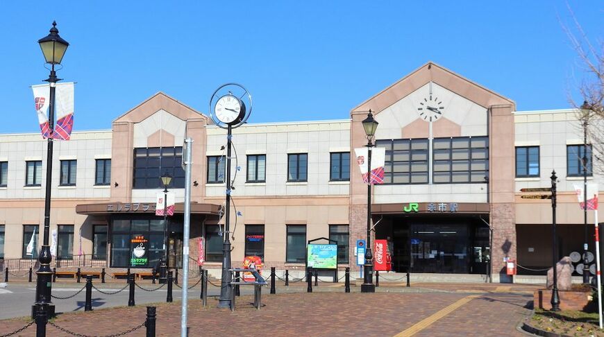 廃止、バス転換が決まった函館本線の余市駅（写真：まさくん/PIXTA）