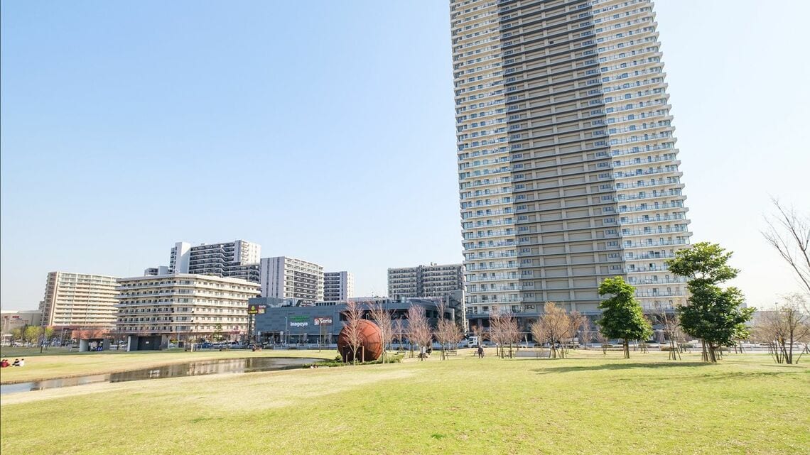 葛飾にいじゅくみらい公園とマンション