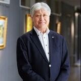 本間朋弘（ほんま・ともひろ）横浜創英中学・高等学校 校長早稲田大学教育学部卒業後、神奈川県の公立高校に29年間在職し、最後の9年間は神奈川県立柏陽高校、横浜翠嵐高校の学力進学重点校で進学体制の構築に励む。2013年から横浜創英に移り、進学体制を構築するとともに学校改革を推進。工藤勇一氏の校長就任後は共に改革を進めてきた（写真：本間氏提供）