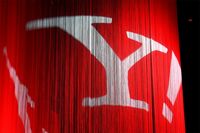 Jリーグとヤフーが業務提携､その狙いは？ ネット活用で入場者数増めざす