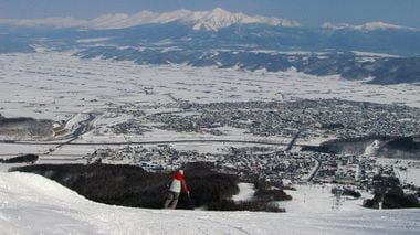 Best Ski Spots: Hokkaido vs. Niigata