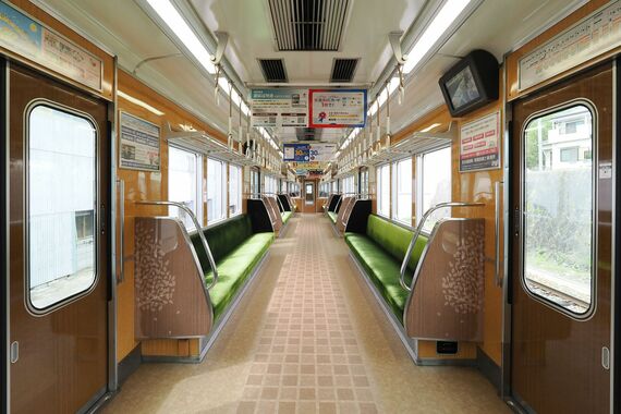 能勢電鉄 7200系 車内