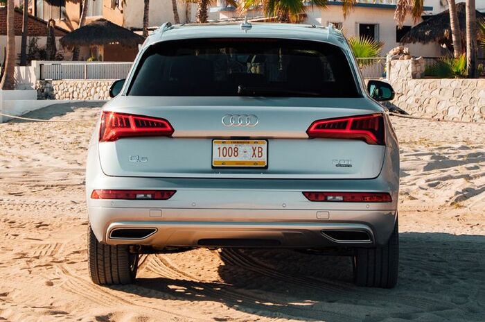 アウディ Q5 2.0 TFSI クワトロ｜Audi Q5 3.0 TDI quattro