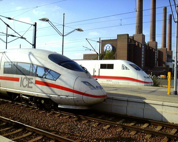 ICE3初試運転時の姿。ヴォルフスブルク駅にて