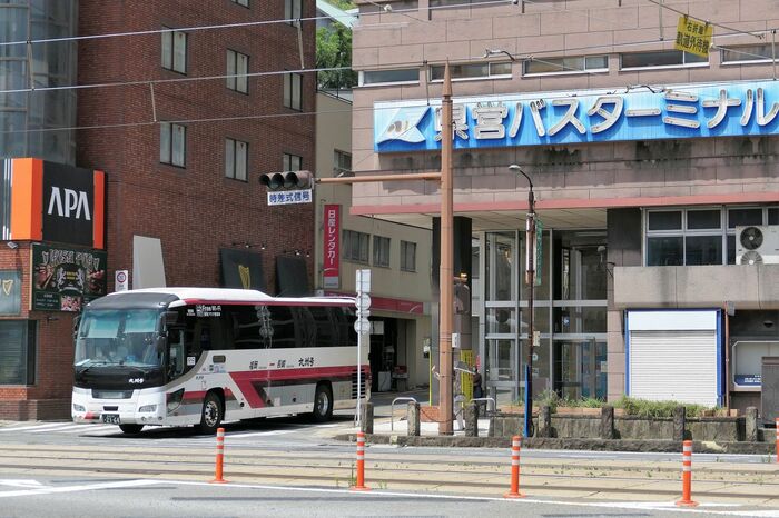 県営バスターミナルを出発する「九州号」