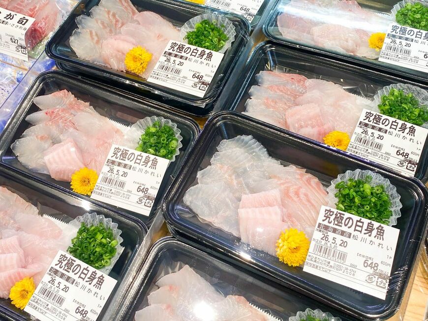 豊洲の市場でさえ1日5箱ほどしか入荷しない「松川かれい」の刺身。調理が難しい鮮魚も一流の職人がいるから自信を持って仕入れできる（写真：ひまわり市場提供）