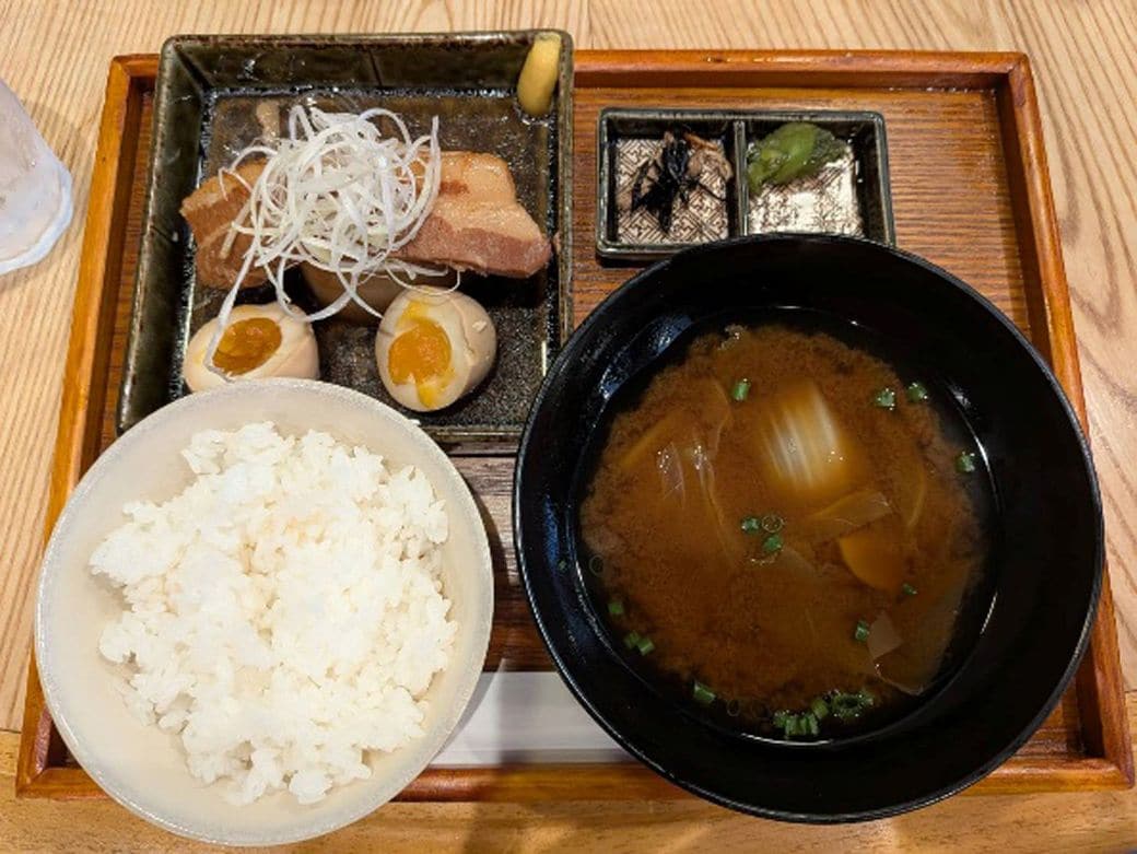 竈門ご飯 一穀 豚の角煮定食