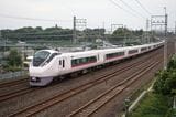 水戸方面からやってきた特急「ひたち」は交直両用車のE657系で運行されている（筆者撮影）