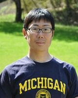 寺田拓真（てらだ・たくま）広島県総務局付課長、福山市教育委員会 学校教育部参与早稲田大学法学部卒業後、2004年に文部科学省に入省し、教育改革の司令塔、教育投資の充実、東京オリンピック招致などを担当。2014年に広島県教育委員会に籍を移し、学びの変革推進課長として、教育改革の企画立案と実行、県立広島叡智学園中・高等学校の創設、ふるさと納税を活用した寄附金制度の創設、高校入試制度改革、高校生の海外留学促進などを担当。ミシガン大学教育大学院修士課程修了（2022年、学習科学・教育テクノロジー専攻）（写真：本人提供）