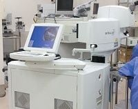 眼鏡、コンタクトは不要に！？　激安競争で急拡大する視力矯正「レーシック」手術