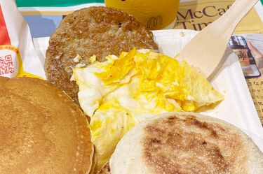 マクドナルドの｢780円モーニング｣が与える衝撃 食べても食べても